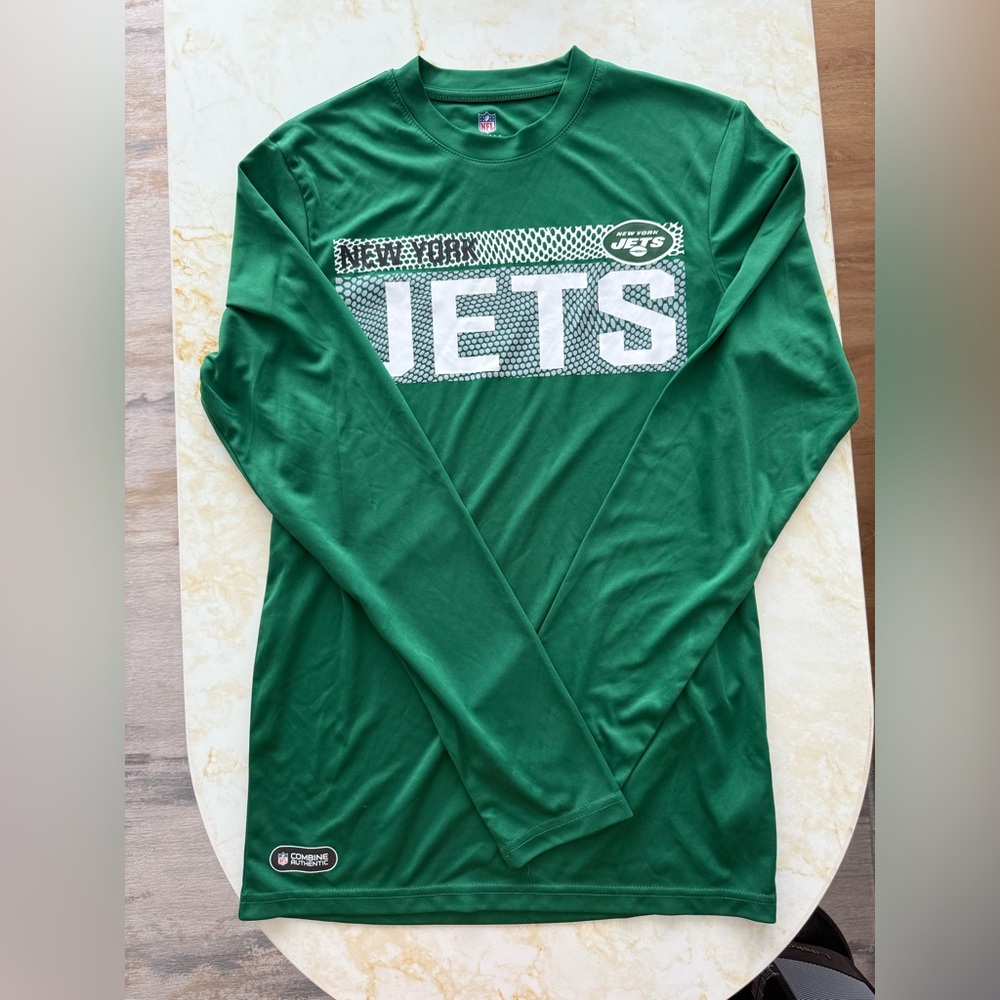 🏷️ 🛍️ NWOT NFL NY Jets Green Long Sleeve Women’s Athletic Top 🏷️ 🛍️
